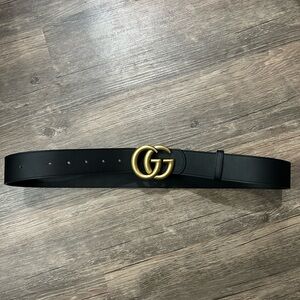 Black and gold Gucci belt worn once